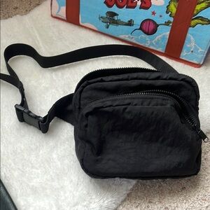 Baggu Fanny crossbody bag